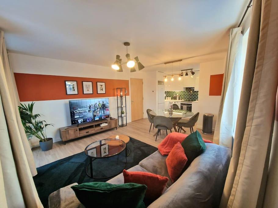 Luxury Station Apartment By Payman Club Кембридж Экстерьер фото